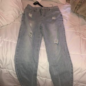 Women’s high wasted mom jean